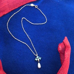 Avon vintage faux pearl drop gold tone necklace